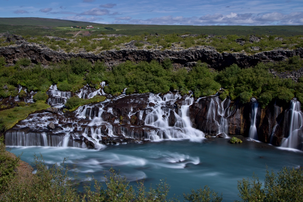 Hraunfossar - Lávový vodopád